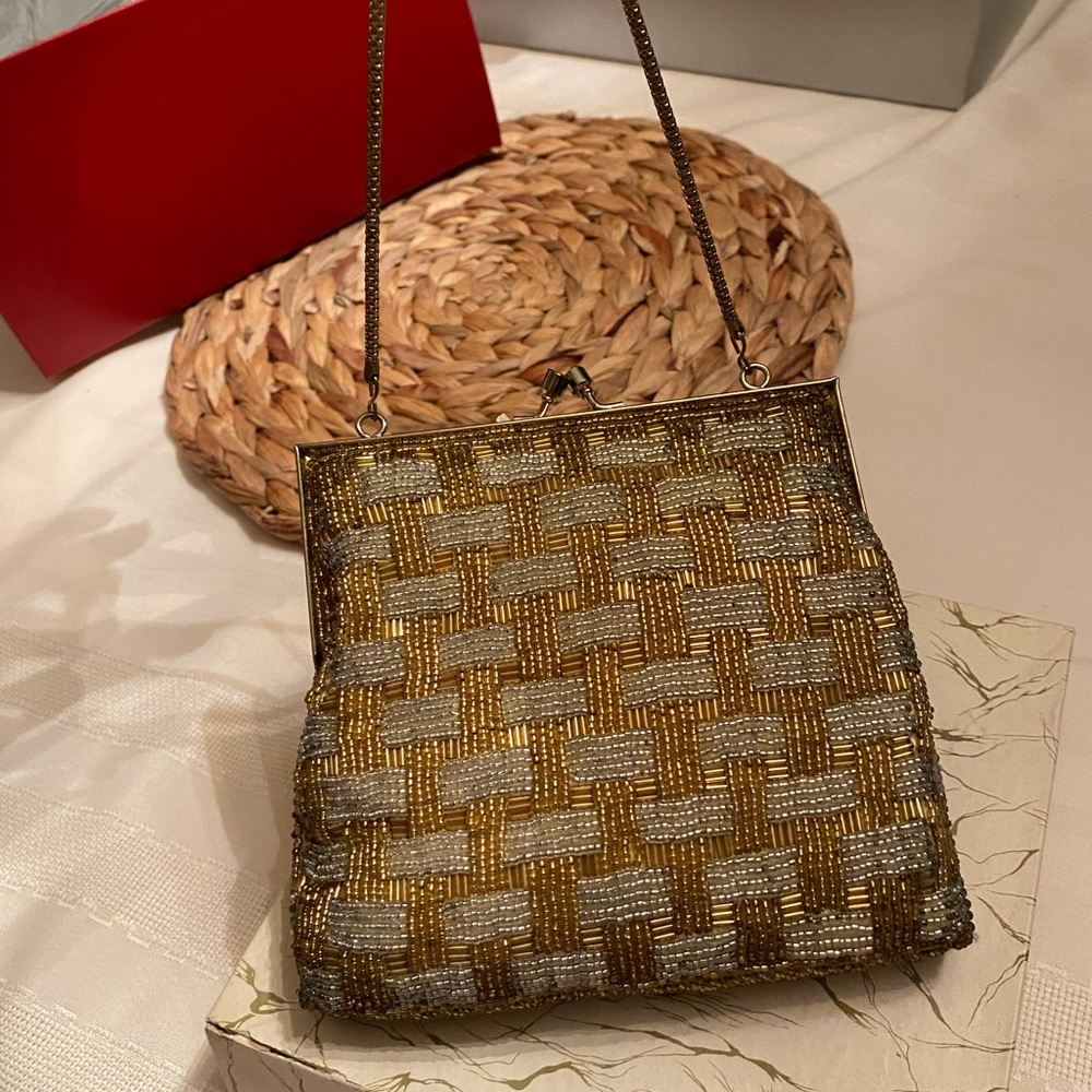 La Regale beaded purse